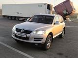 Volkswagen Touareg 2008 года за 7 300 000 тг. в Мерке – фото 3