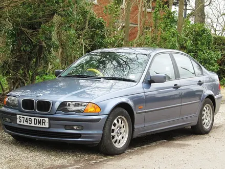 BMW 318 1999 года за 10 000 тг. в Актобе
