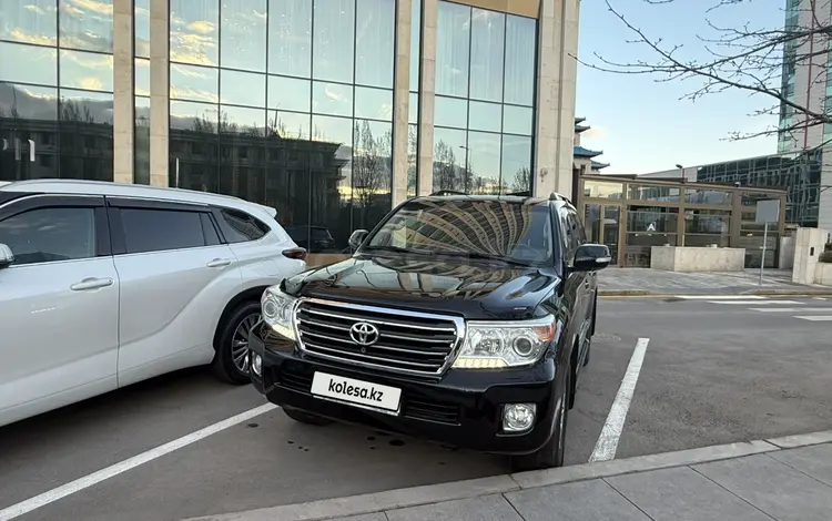 Toyota Land Cruiser 2013 года за 24 000 000 тг. в Астана