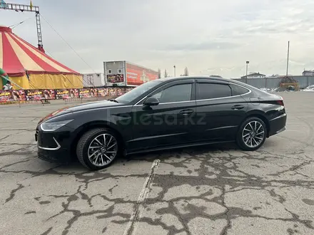 Hyundai Sonata 2022 года за 13 500 000 тг. в Алматы – фото 4