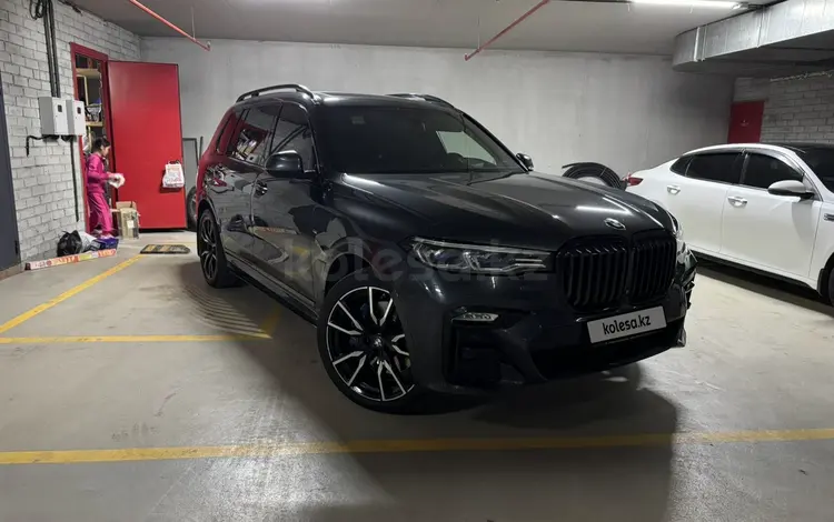 BMW X7 2020 года за 35 000 000 тг. в Астана