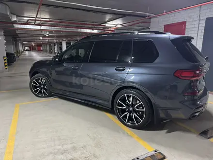 BMW X7 2020 года за 35 000 000 тг. в Астана – фото 2