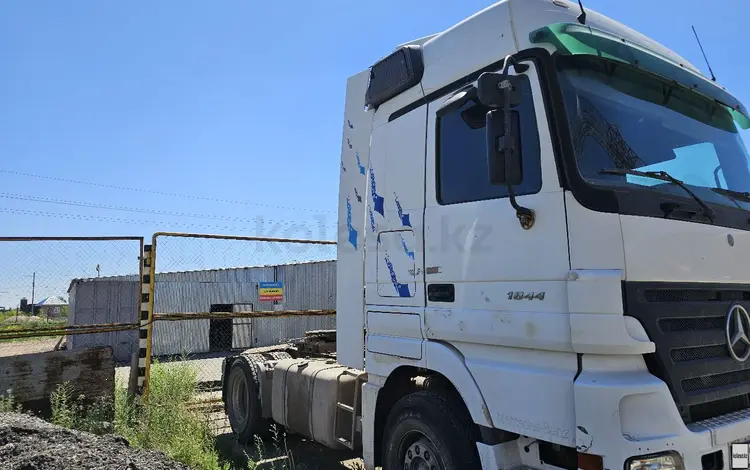 Mercedes-Benz  Actros 2006 года за 14 200 000 тг. в Астана