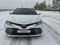 Toyota Camry 2019 года за 13 700 000 тг. в Астана – фото 2