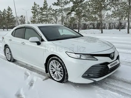 Toyota Camry 2019 года за 13 700 000 тг. в Астана – фото 3