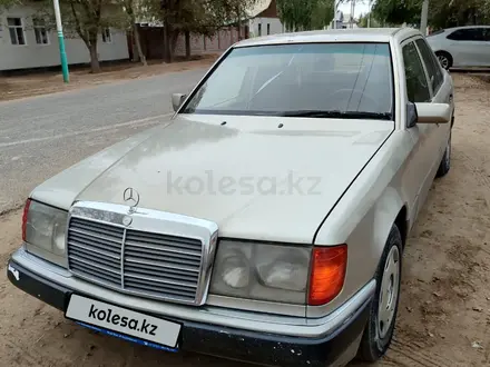 Mercedes-Benz E 220 1993 года за 2 500 000 тг. в Кызылорда – фото 2