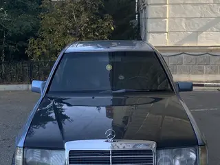 Mercedes-Benz E-Class, 1992