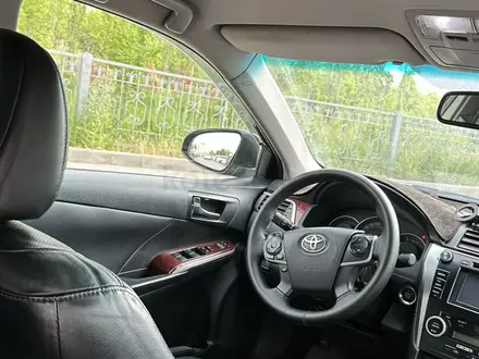 Toyota Camry 2014 года за 9 000 000 тг. в Шымкент – фото 17