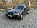 Mercedes-Benz E 230 1991 года за 1 950 000 тг. в Алматы