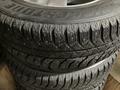 Шипованные шины Bridgestone Ice Cruizer7000 за 80 000 тг. в Алматы