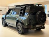 Land Rover Defender Trophy Edition 2026 года за 83 773 000 тг. в Алматы – фото 4