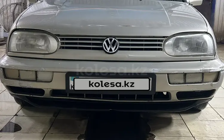 Volkswagen Golf 1997 годаүшін1 500 000 тг. в Уральск