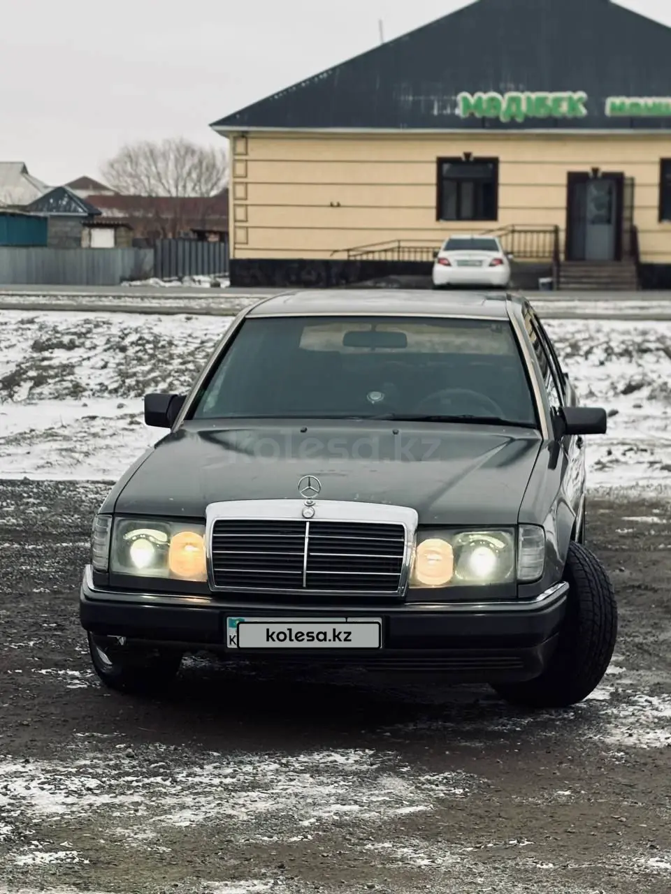 Mercedes-Benz E-Class, 1993