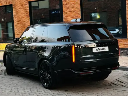 Land Rover Range Rover 2023 года за 110 000 000 тг. в Алматы – фото 11