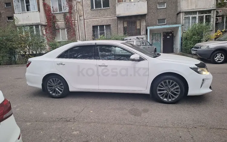 Toyota Camry 2015 года за 10 500 000 тг. в Алматы