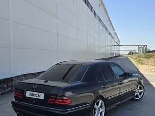 Mercedes-Benz E 55 AMG