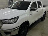 Toyota Hilux 2022 года за 17 900 000 тг. в Уральск – фото 2