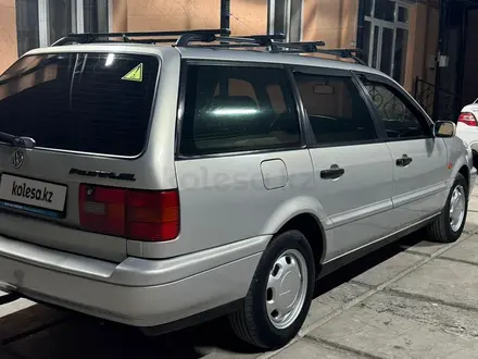 Volkswagen Passat 1995 года за 1 800 000 тг. в Шымкент – фото 4
