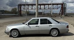 Mercedes-Benz E 200 1994 годаfor1 200 000 тг. в Сатпаев