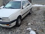 Volkswagen Vento 1993 года за 1 100 000 тг. в Шымкент – фото 2