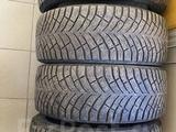 Шина шипованные за 300 000 тг. в Алматы