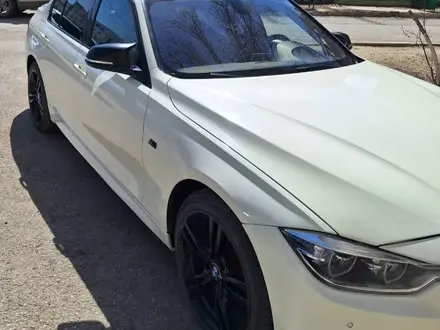BMW 320 2015 года за 9 900 000 тг. в Атырау – фото 4
