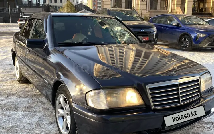 Mercedes-Benz C 200 1995 года за 2 450 000 тг. в Астана