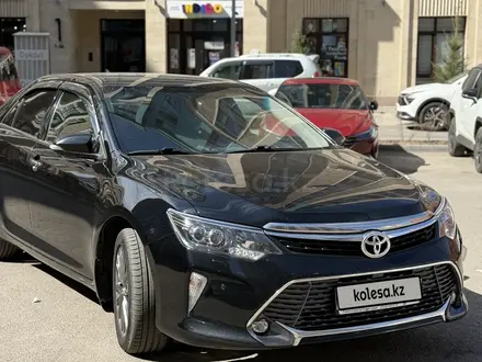Toyota Camry 2017 года за 12 800 000 тг. в Караганда – фото 3
