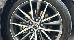 Toyota Camry 2021 года за 17 000 000 тг. в Алматы – фото 2