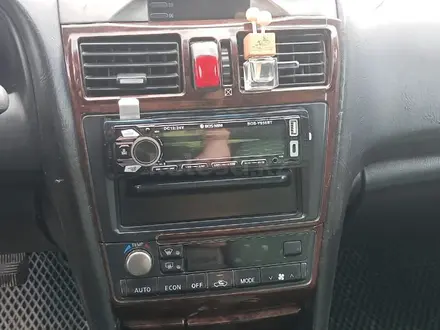 Nissan Maxima, 2001