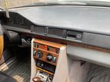 Mercedes-Benz E 260 1990 года за 800 000 тг. в Семей – фото 2