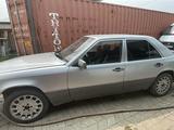Mercedes-Benz E 260 1990 года за 800 000 тг. в Семей – фото 3
