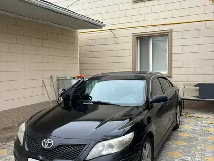 Toyota Camry 2010 года за 5 250 000 тг. в Атырау