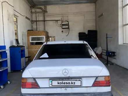 Mercedes-Benz E 230 1993 года за 800 000 тг. в Караганда – фото 4