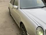 Mercedes-Benz E 230 1996 года за 1 900 000 тг. в Кокшетау – фото 2
