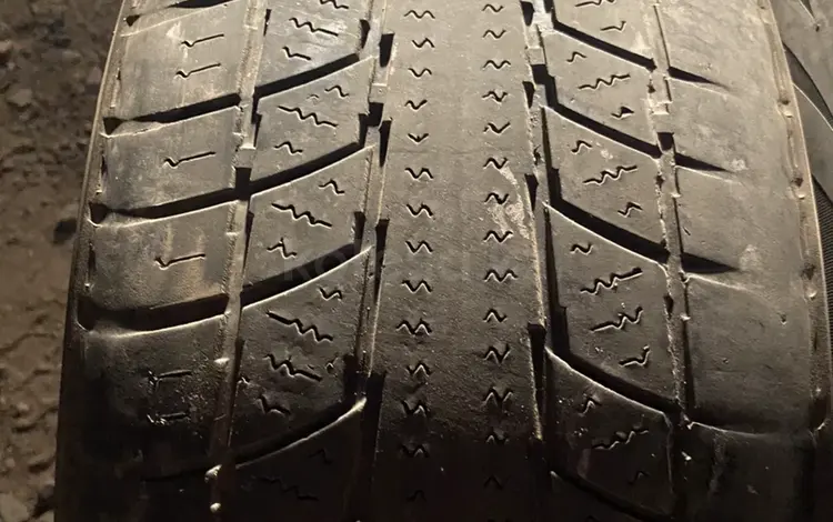 Шины 215/60R16 за 4 000 тг. в Актау