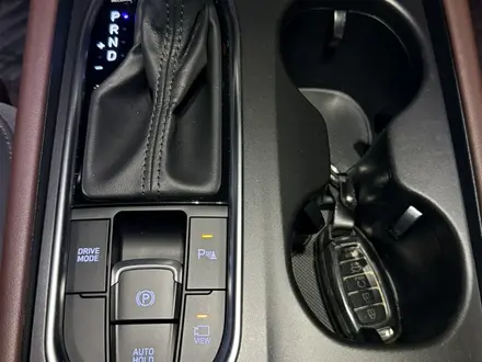 Hyundai Santa Fe 2020 года за 12 800 000 тг. в Алматы – фото 16