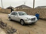 Mercedes-Benz E 320 1997 года за 2 500 000 тг. в Актау – фото 3