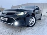 Toyota Camry 2015 года за 12 500 000 тг. в Астана – фото 2