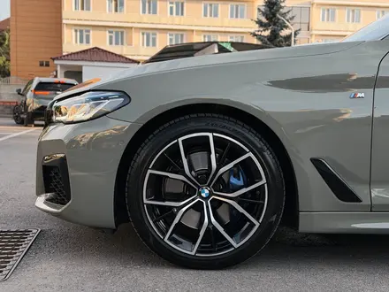 BMW 530 2022 года за 24 700 000 тг. в Алматы – фото 29