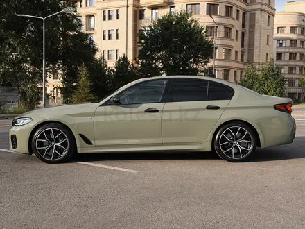 BMW 530 2022 года за 24 700 000 тг. в Алматы – фото 4