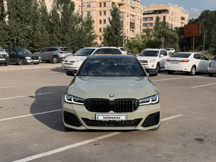 BMW 530 2022 года за 24 700 000 тг. в Алматы – фото 3