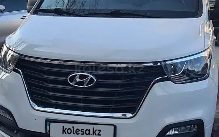 Hyundai Starex 2018 года за 14 500 000 тг. в Астана