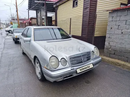 Mercedes-Benz E 230 1996 года за 2 200 000 тг. в Шымкент – фото 3