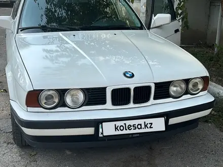 BMW 520 1988 года за 2 200 000 тг. в Алматы