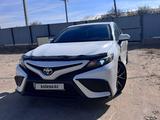 Toyota Camry 2021 года за 12 000 000 тг. в Атырау