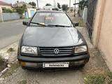 Volkswagen Vento 1993 года за 1 100 000 тг. в Тараз – фото 2