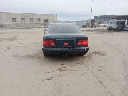 Mercedes-Benz E 230 1995 года за 2 450 000 тг. в Сатпаев – фото 2