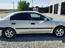 Toyota Avensis, 1999