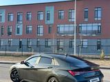 Hyundai Elantra 2023 года за 9 700 000 тг. в Алматы – фото 2